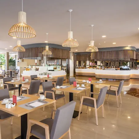 Barcelo Bay - Adults Only מלון