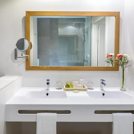 מלון Barcelo Bay - Adults Only 4*