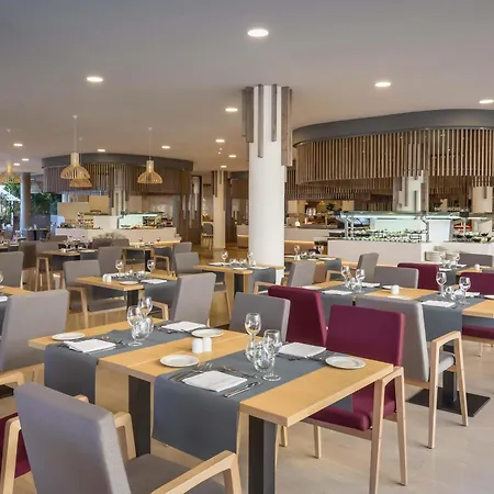 Barcelo Bay - Adults Only קורלחו