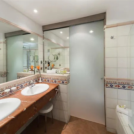 Hotel Barcelo Bay - Adults Only 4*