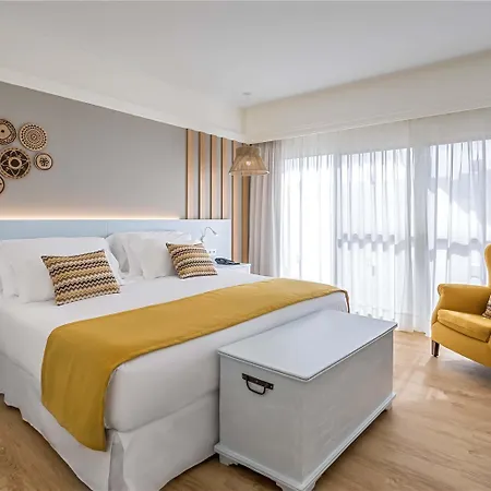 Barcelo Bay - Adults Only מלון