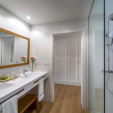 Ξενοδοχείο Barcelo Bay - Adults Only 4*
