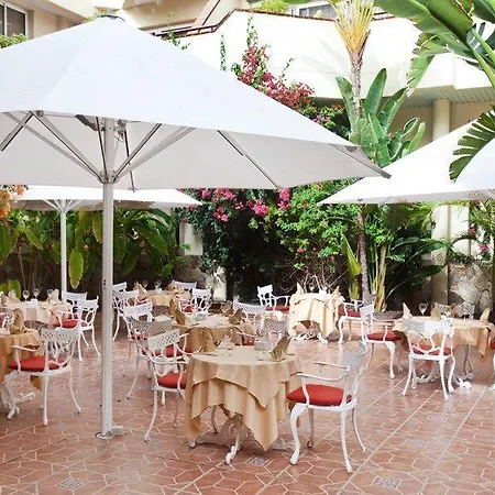 Barcelo Bay - Adults Only מלון