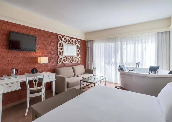 Hotel Barcelo Bay - Adults Only 4*